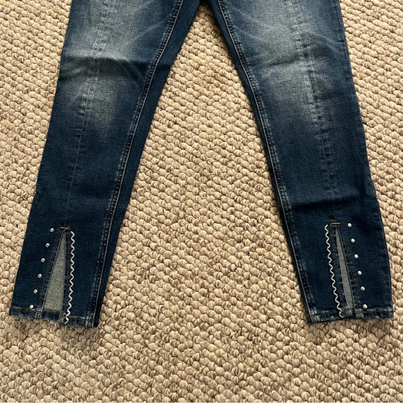 Miss Me Embroidered Skinny Jeans - Picture 2 of 5